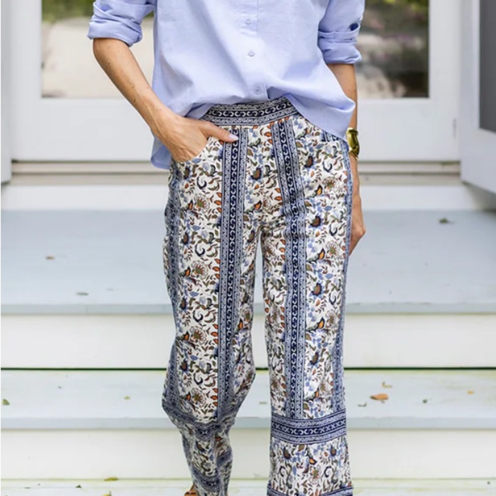 Floral Patterned Cropped Pants